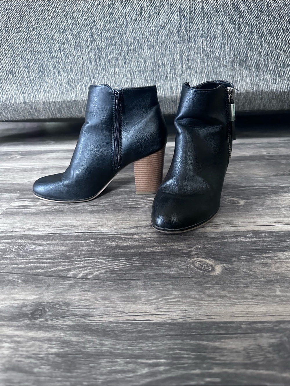 Apt. 9 Women’s Black Faux Leather Ankle Boot – Size 9.5 Medium